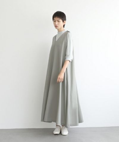 Mochiモチv-neck dress [mo-op-02-/green grey]Mochi 最新コレクション