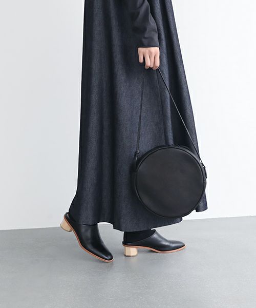 Mochi.モチ.circle shoulder bag [ma-pro-10-/black]