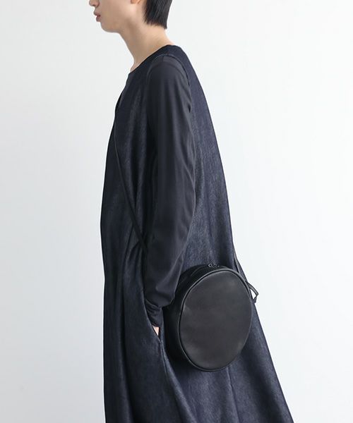 Mochi.モチ.circle shoulder bag [ma-pro-10-/black]