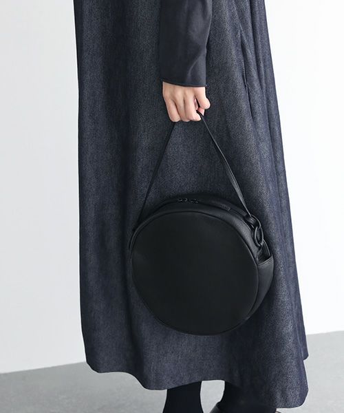 Mochi.モチ.circle shoulder bag [ma-pro-10-/black]