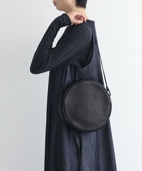 Mochi.モチ.circle shoulder bag [ma-pro-10-/black]