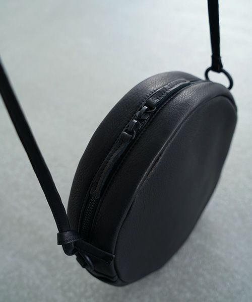 Mochi.モチ.circle shoulder bag [ma-pro-10-/black]
