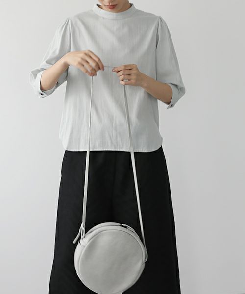 Mochi.モチ.circle shoulder bag [ma-pro-10-/grey green・]