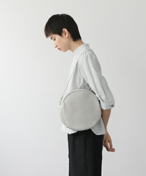 Mochi.モチ.circle shoulder bag [ma-pro-10-/grey green・]