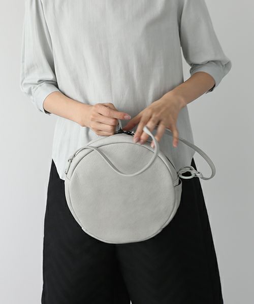 Mochi.モチ.circle shoulder bag [ma-pro-10-/grey green・]