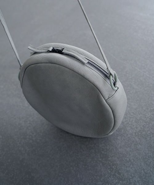 Mochi.モチ.circle shoulder bag [ma-pro-10-/grey green・]