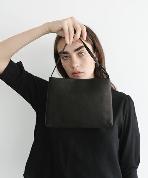 Mochi.モチ.horizontal bag [ma-pro-11/black]