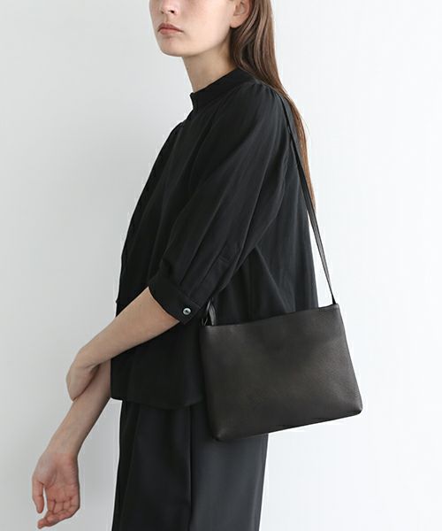 Mochi.モチ.horizontal bag [ma-pro-11/black]