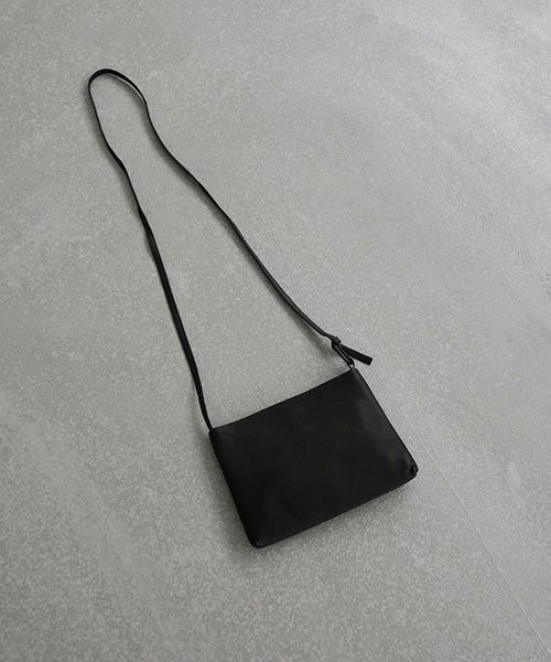 Mochi.モチ.horizontal bag [ma-pro-11/black]