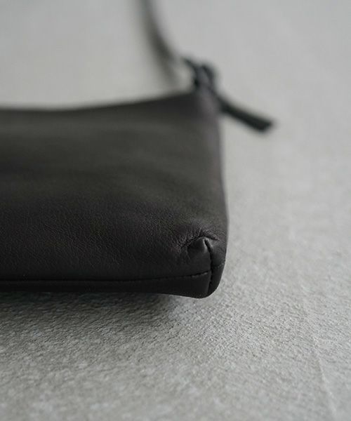 Mochi.モチ.horizontal bag [ma-pro-11/black]