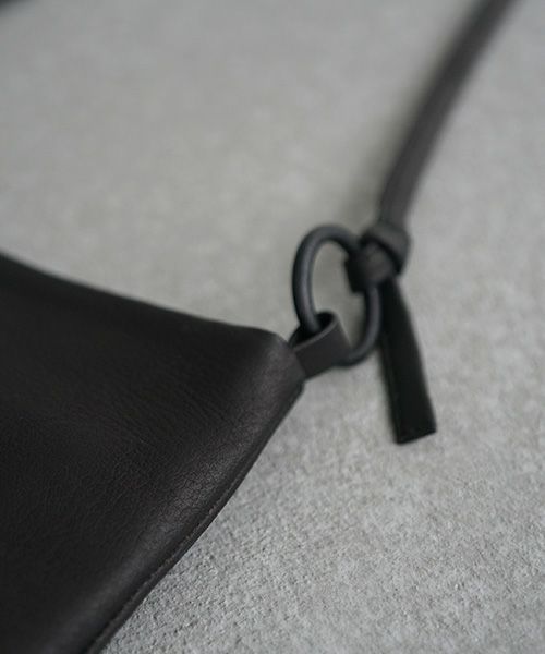 Mochi.モチ.horizontal bag [ma-pro-11/black]