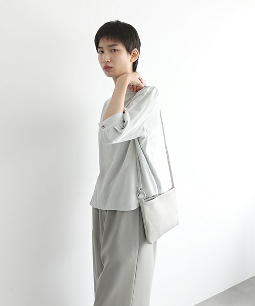 Mochi.モチ.horizontal bag [ma-pro-11/grey green]