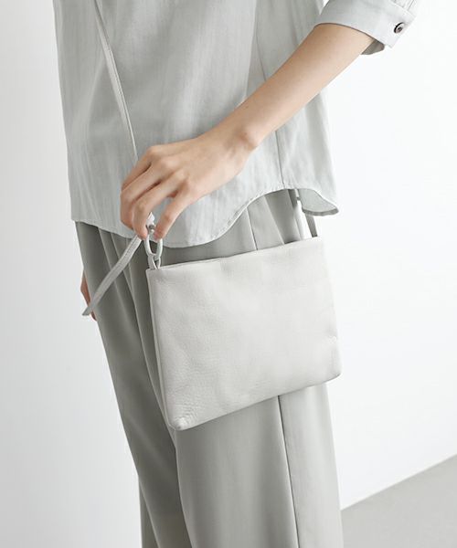 Mochi.モチ.horizontal bag [ma-pro-11/grey green]