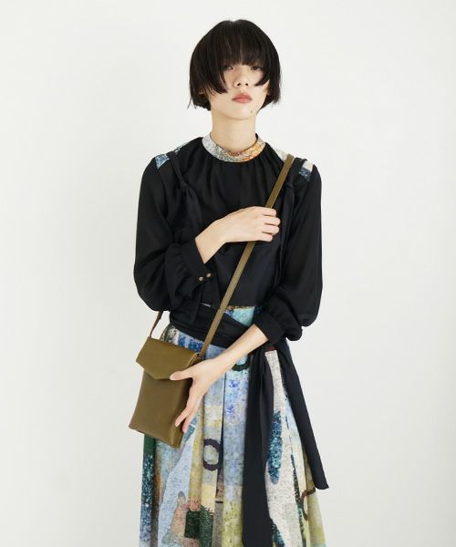 ohta.オオタ.olive slim letter bag [ac-21O1]