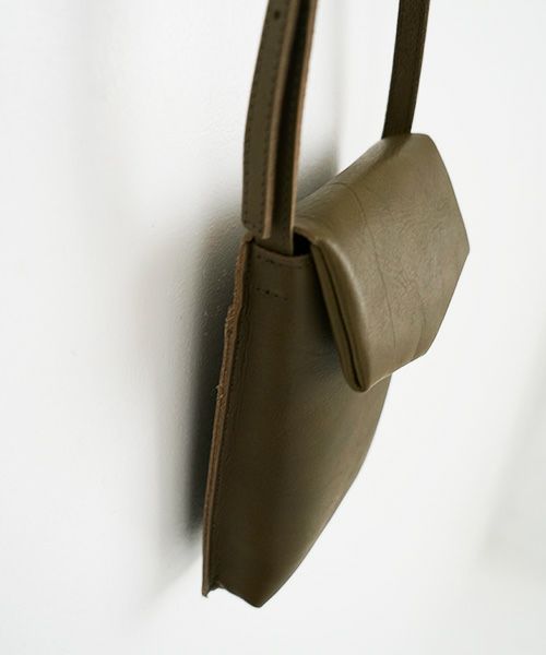 ohta.オオタ.olive slim letter bag [ac-21O1]