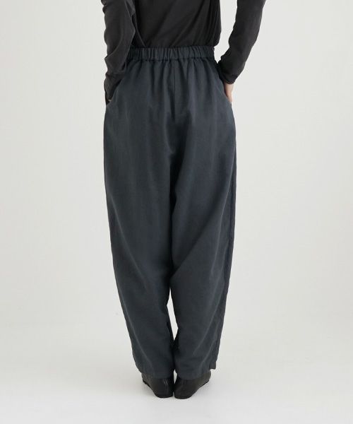 Mochi / home&miles.モチ / ホーム＆マイルズ.volume tuck pants [sumi]