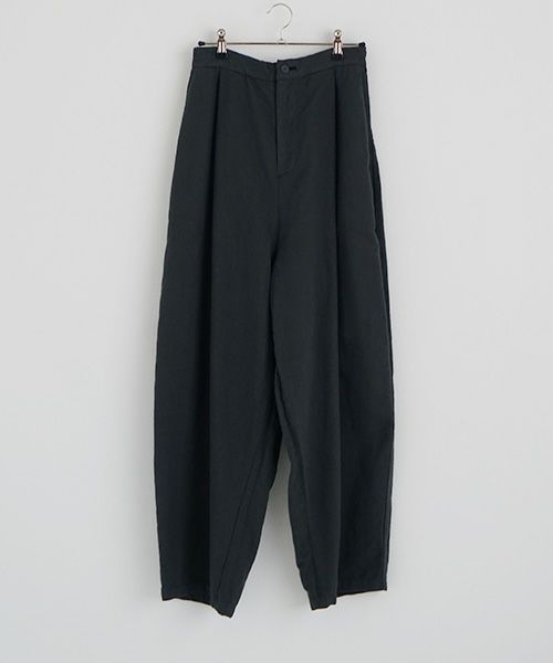 Mochi / home&miles.モチ / ホーム＆マイルズ.volume tuck pants [sumi]