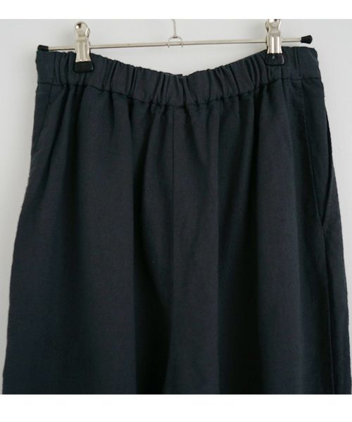 Mochi / home&miles.モチ / ホーム＆マイルズ.volume tuck pants [sumi]