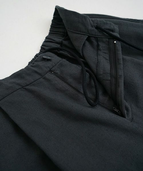 Mochi / home&miles.モチ / ホーム＆マイルズ.volume tuck pants [sumi]