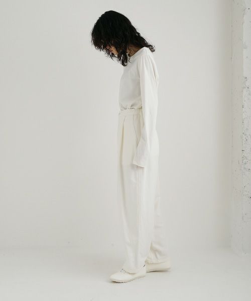 Mochi / home&miles.モチ / ホーム＆マイルズ.volume tuck pants [off white]