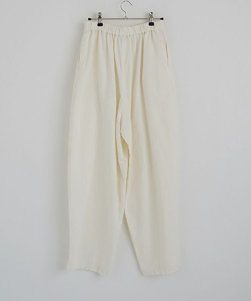 Mochi / home&miles.モチ / ホーム＆マイルズ.volume tuck pants [off white]