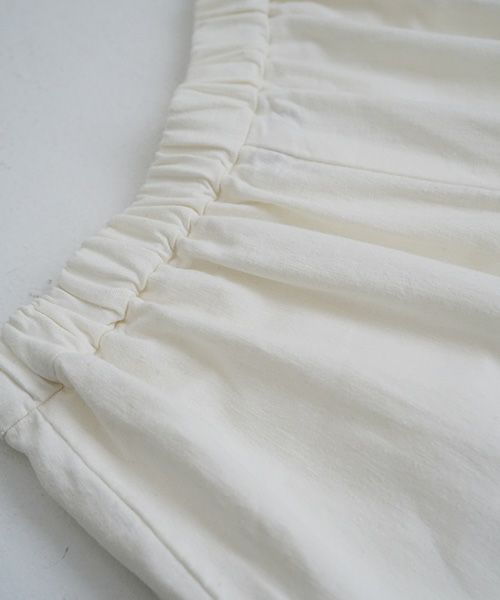 Mochi / home&miles.モチ / ホーム＆マイルズ.volume tuck pants [off white]