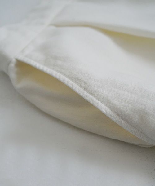Mochi / home&miles.モチ / ホーム＆マイルズ.volume tuck pants [off white]