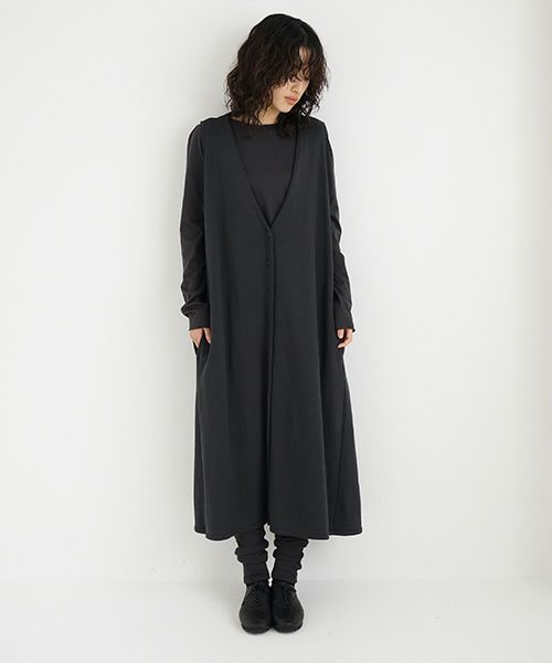 Mochi / home&miles.モチ / ホーム＆マイルズ.v-neck button one piece [sumi/・2]