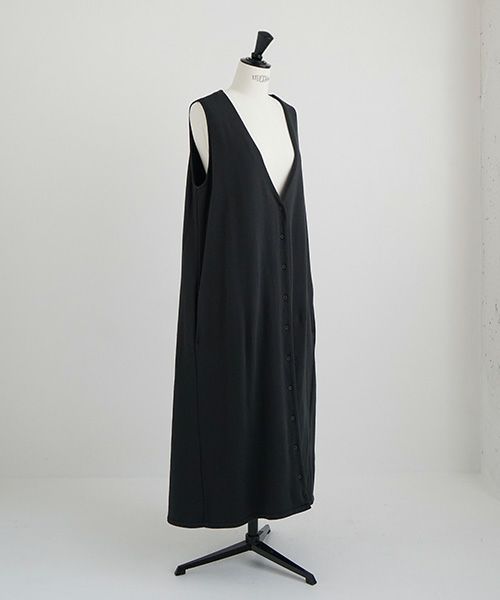 Mochi / home&miles.モチ / ホーム＆マイルズ.v-neck button one piece [sumi/・2]
