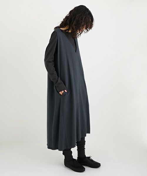 Mochi / home&miles.モチ / ホーム＆マイルズ.v-neck one piece [sumi]