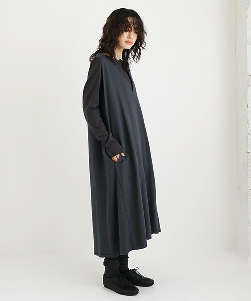 Mochi / home&miles.モチ / ホーム＆マイルズ.v-neck one piece [sumi]
