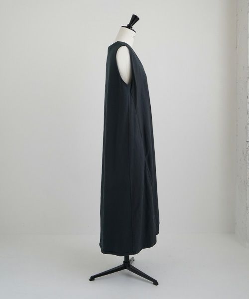 Mochi / home&miles.モチ / ホーム＆マイルズ.v-neck one piece [sumi]