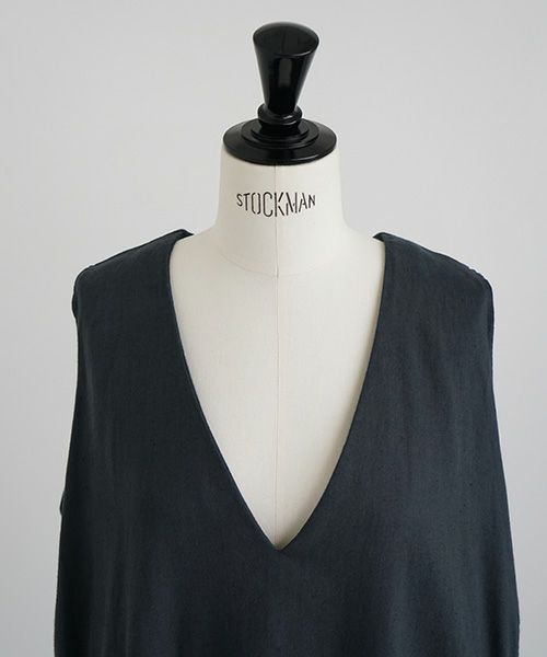 Mochi / home&miles.モチ / ホーム＆マイルズ.v-neck one piece [sumi]