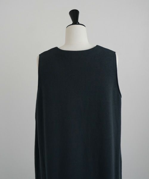 Mochi / home&miles.モチ / ホーム＆マイルズ.v-neck one piece [sumi]