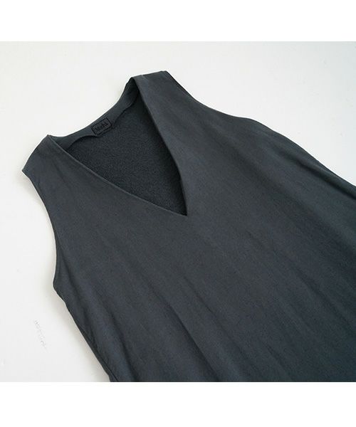 Mochi / home&miles.モチ / ホーム＆マイルズ.v-neck one piece [sumi]