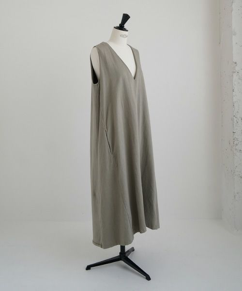 Mochi / home&miles.モチ / ホーム＆マイルズ.v-neck one piece [mud grey]