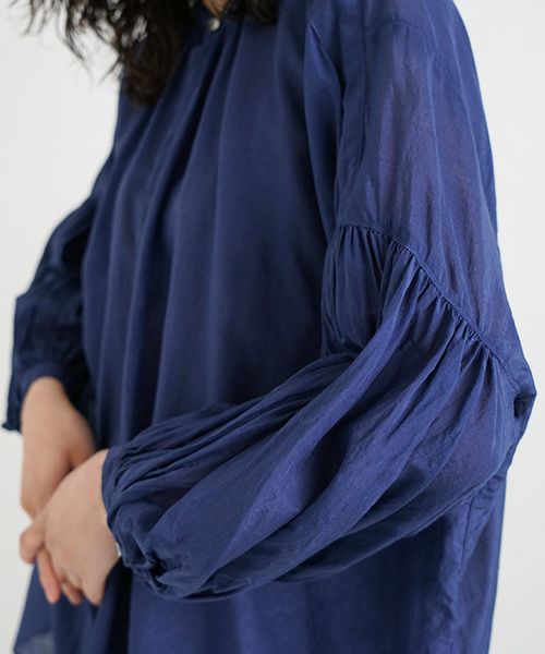 suzuki takayuki.スズキタカユキ.puff-sleeve blouse [S221-13/navy]