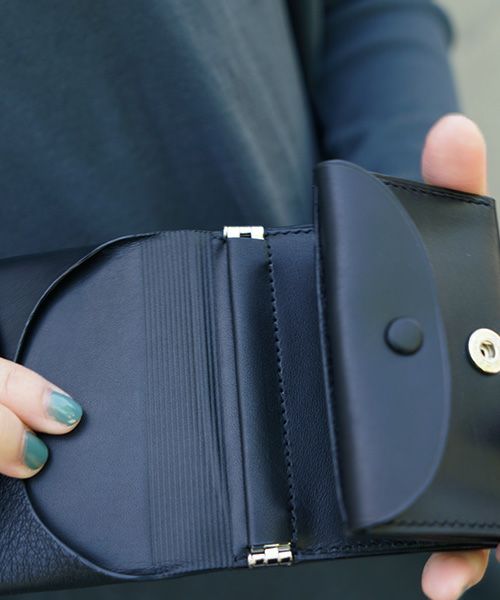 EDROBERTJUDSON.エドロバートジャドソン.TRIFOLD WALLET[B01Z WL-57 / 05.BLACK]