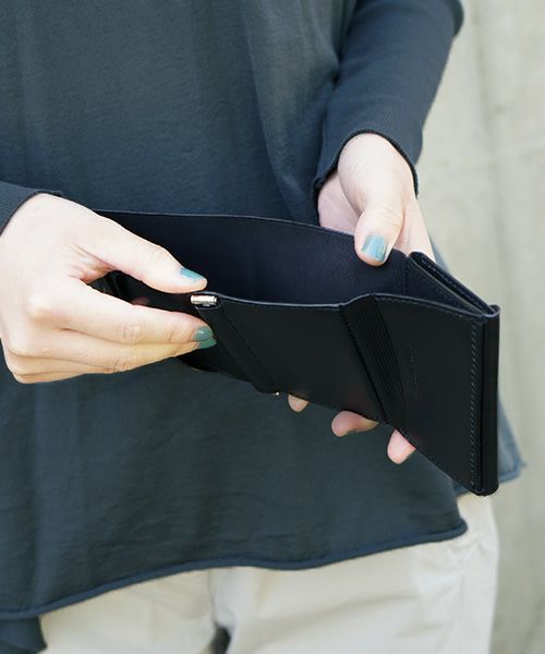 EDROBERTJUDSON.エドロバートジャドソン.TRIFOLD WALLET[B01Z WL-57 / 05.BLACK]