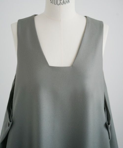 Mochi.モチ.square neck dress [ma22-op-02/green gray]