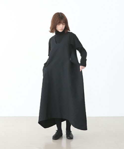Mochi.モチ.square neck dress (Jacquard ). [ma22-op-02/Jacquard×black]