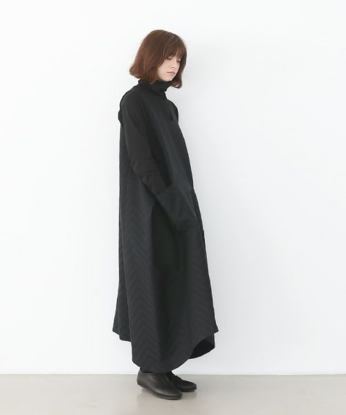 Mochi.モチ.square neck dress (Jacquard ). [ma22-op-02/Jacquard×black]
