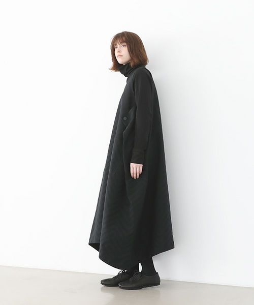 Mochi.モチ.square neck dress (Jacquard ). [ma22-op-02/Jacquard×black]