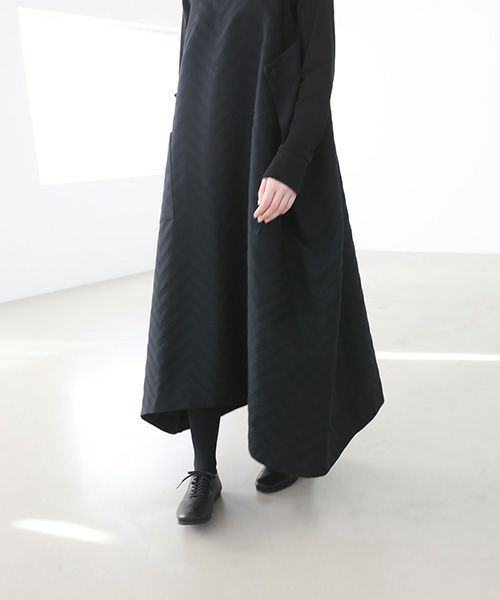 Mochi.モチ.square neck dress (Jacquard ). [ma22-op-02/Jacquard×black]