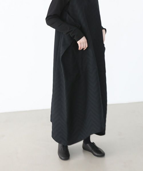 Mochi.モチ.square neck dress (Jacquard ). [ma22-op-02/Jacquard×black]
