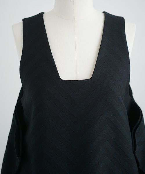 Mochi.モチ.square neck dress (Jacquard ). [ma22-op-02/Jacquard×black]