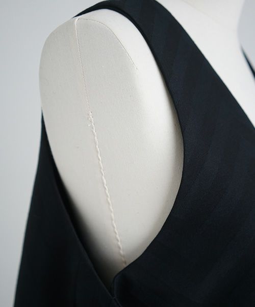 Mochi.モチ.square neck dress (Jacquard ). [ma22-op-02/Jacquard×black]