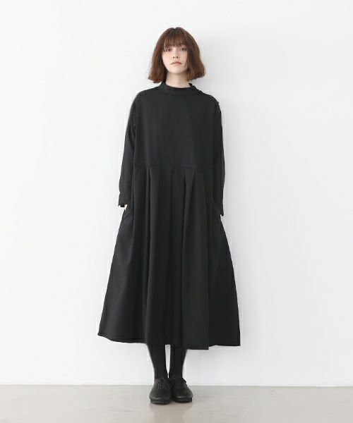 Mochi.モチ.hight neck tuck dress [ma22-op-04/black]