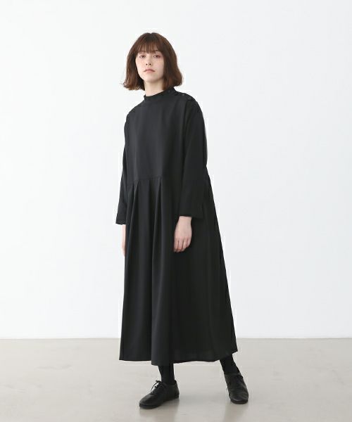 Mochi.モチ.hight neck tuck dress [ma22-op-04/black]