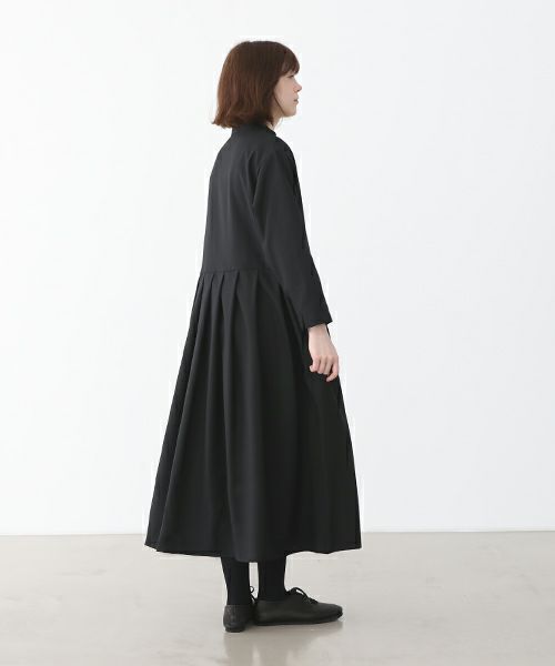 Mochi.モチ.hight neck tuck dress [ma22-op-04/black]